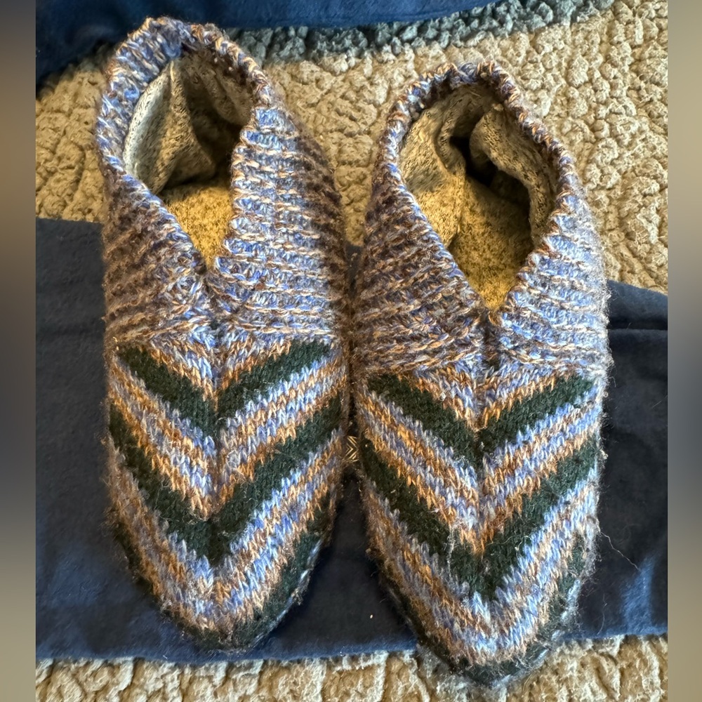 Bombas youth gripper slipper